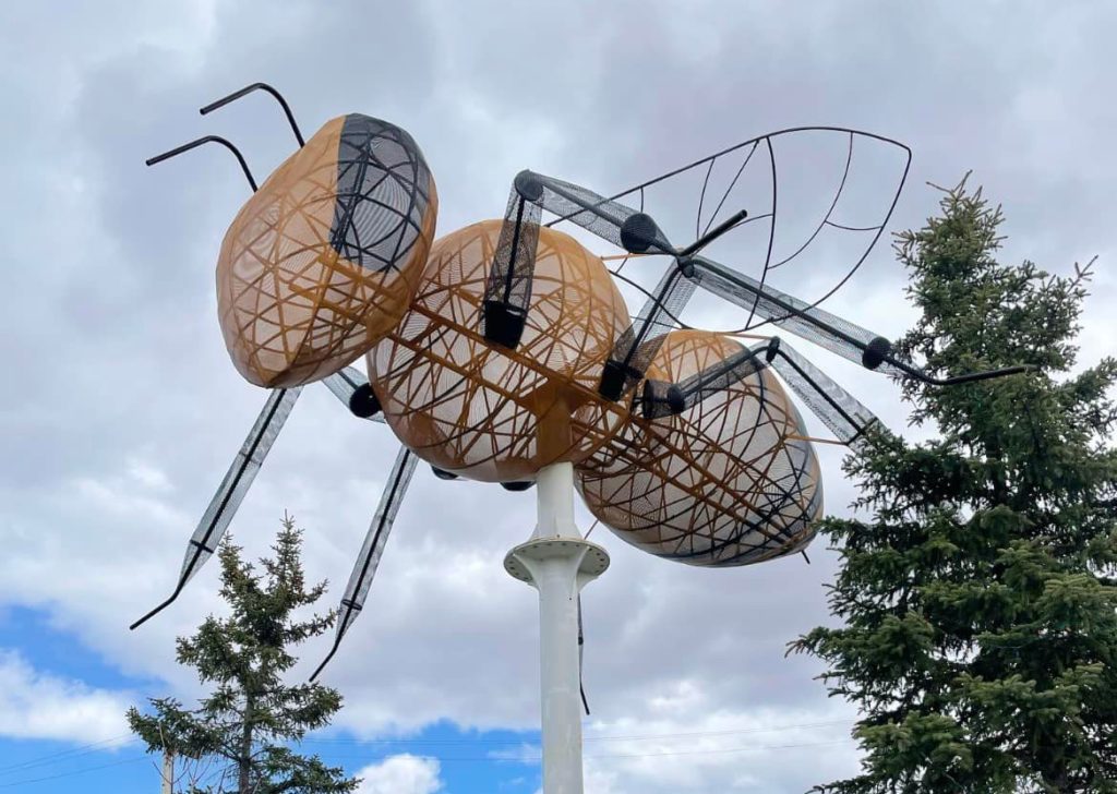 Worlds-Largest-Bee-sm