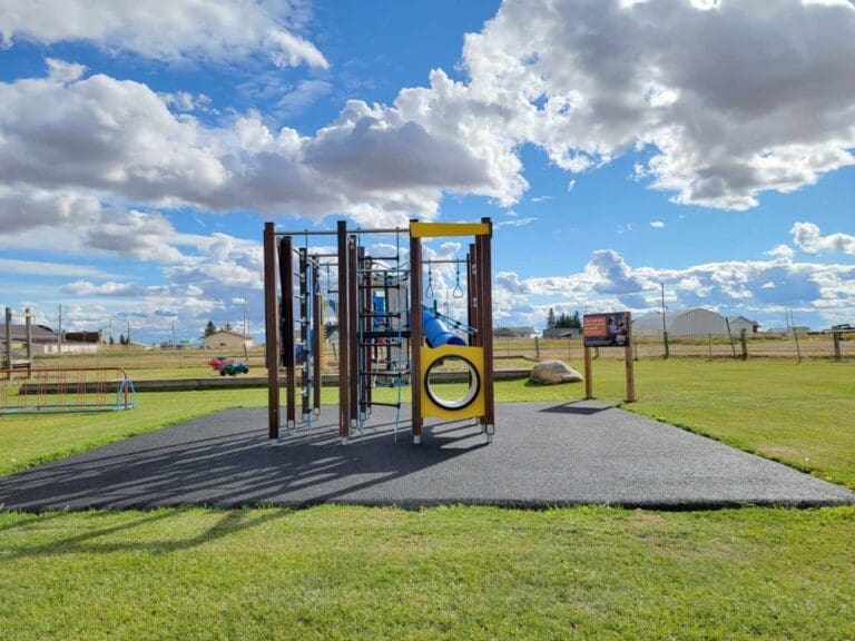 Girouxville Playground  768x576