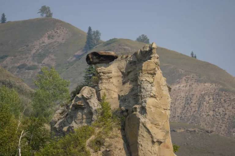 Cathedrall Rock Saddle Hills County 768x512