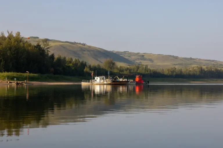 Shaftesbury Ferry and Trail MD of Peace 768x512