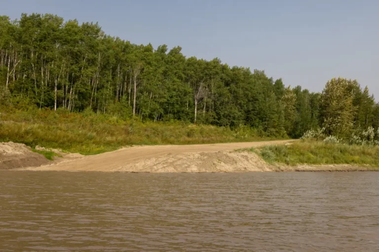 Sunny Valley Boat Launch County of Northern Lights 768x512
