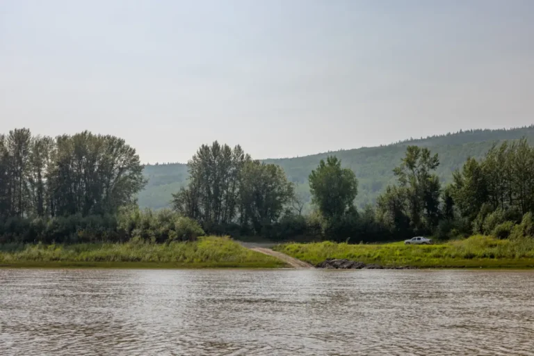 Whitemud Flats County of Northern Lights 768x512