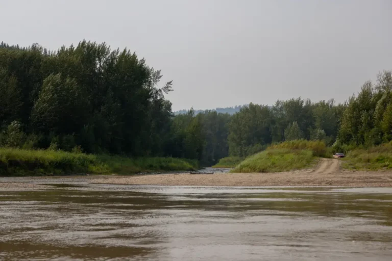 Whitemud River County of Northern Lights 768x512