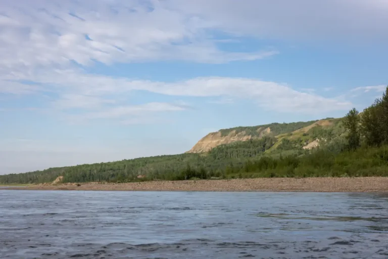 KM10 Gords Smoky River Guide 1 768x512