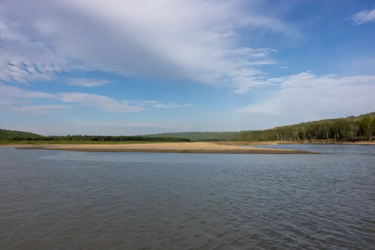 KM10 Gords Smoky River Guide 3 768x512