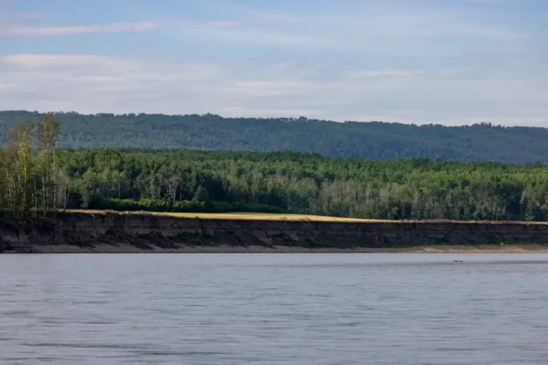 KM18 Murphy Farmland Smoky River Guide 768x512