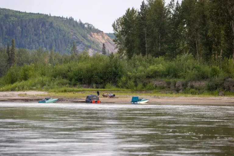 KM5.KM7 .2 Smoky River Guide 2 768x512