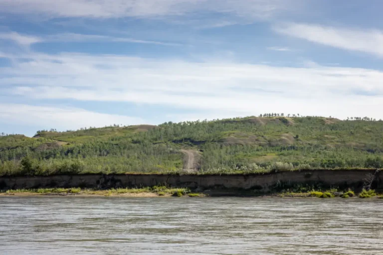 KM60 Watino Flats Smoky River Guide 3 768x512