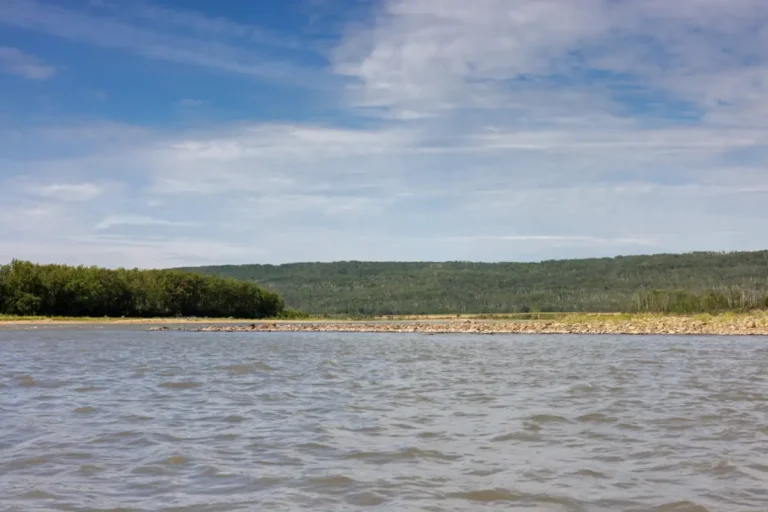 KM60 Watino Flats Smoky River Guide4 768x512
